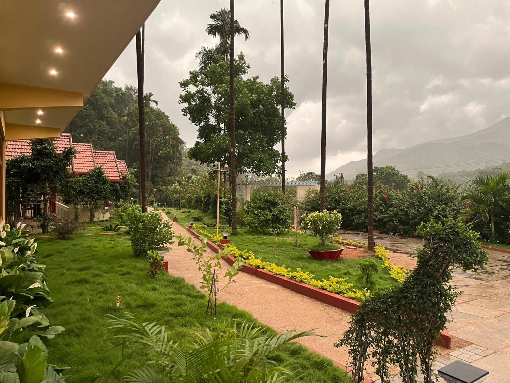 Hill Crest Resort - Coorg Madikeri Eksteriør bilde